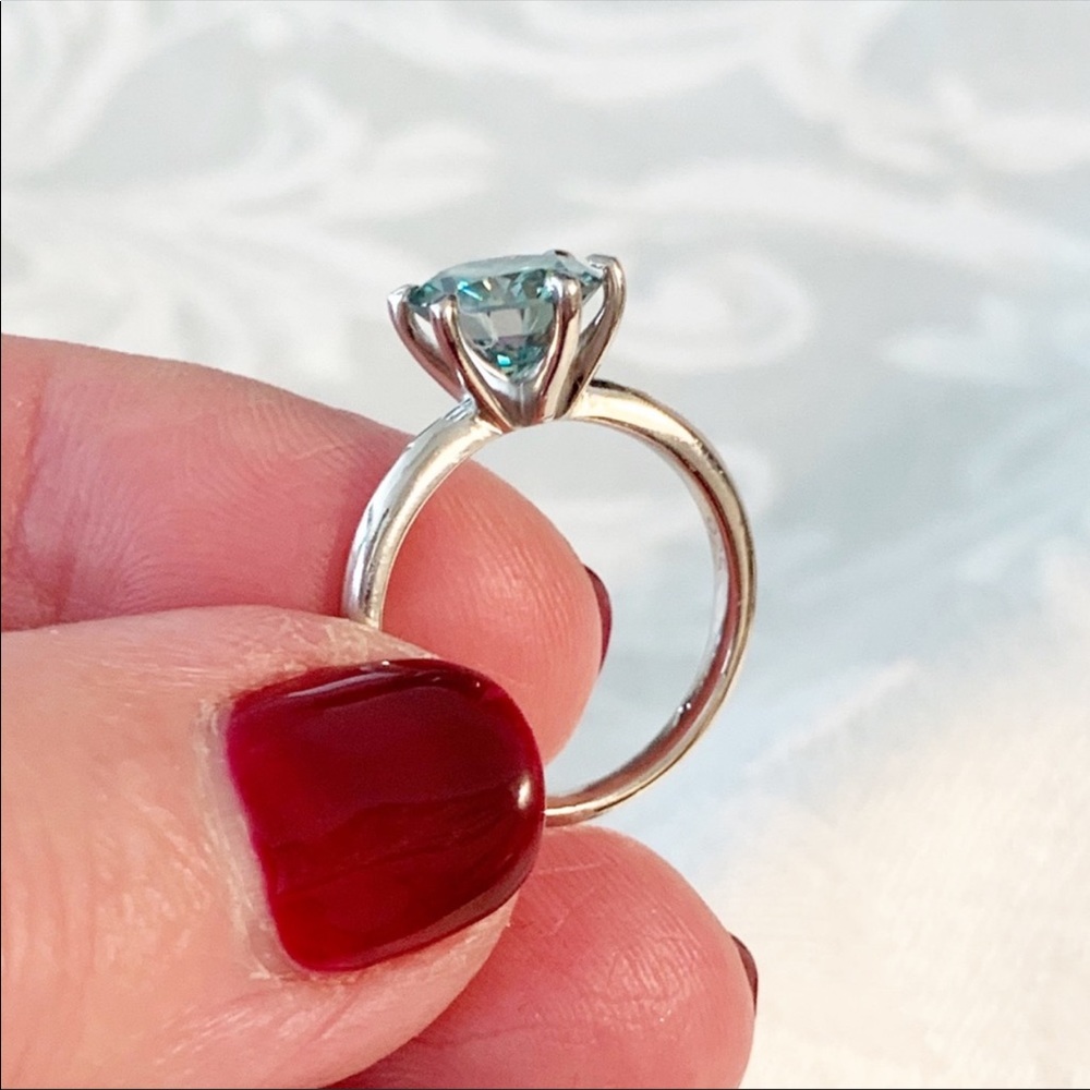 2.30 Ct VVS1 Vivid Blue Moissanite Ring - Picture 5 of 11